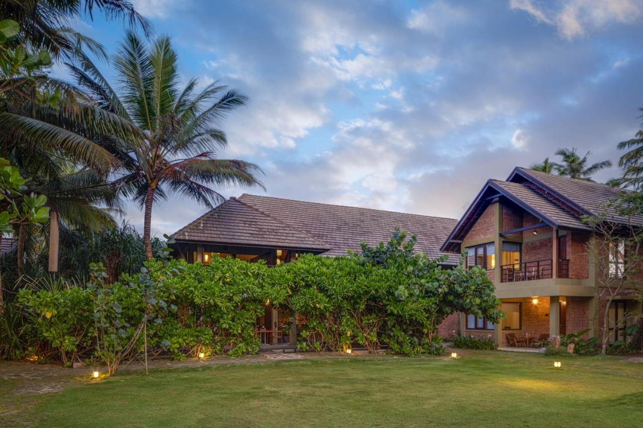 Ayana Sea Hotel Wadduwa Exterior photo